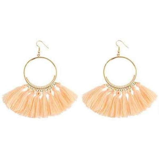 Aretes de hilo, estilo