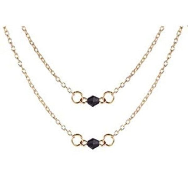 Collar dorado, estilo