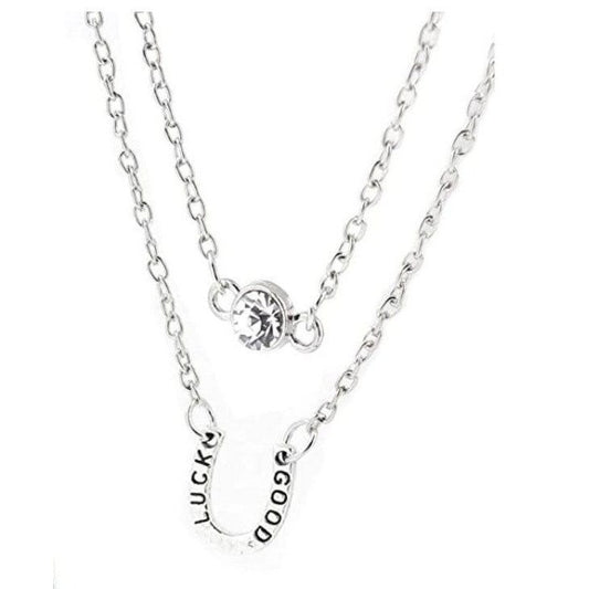 Collar plateado, estilo