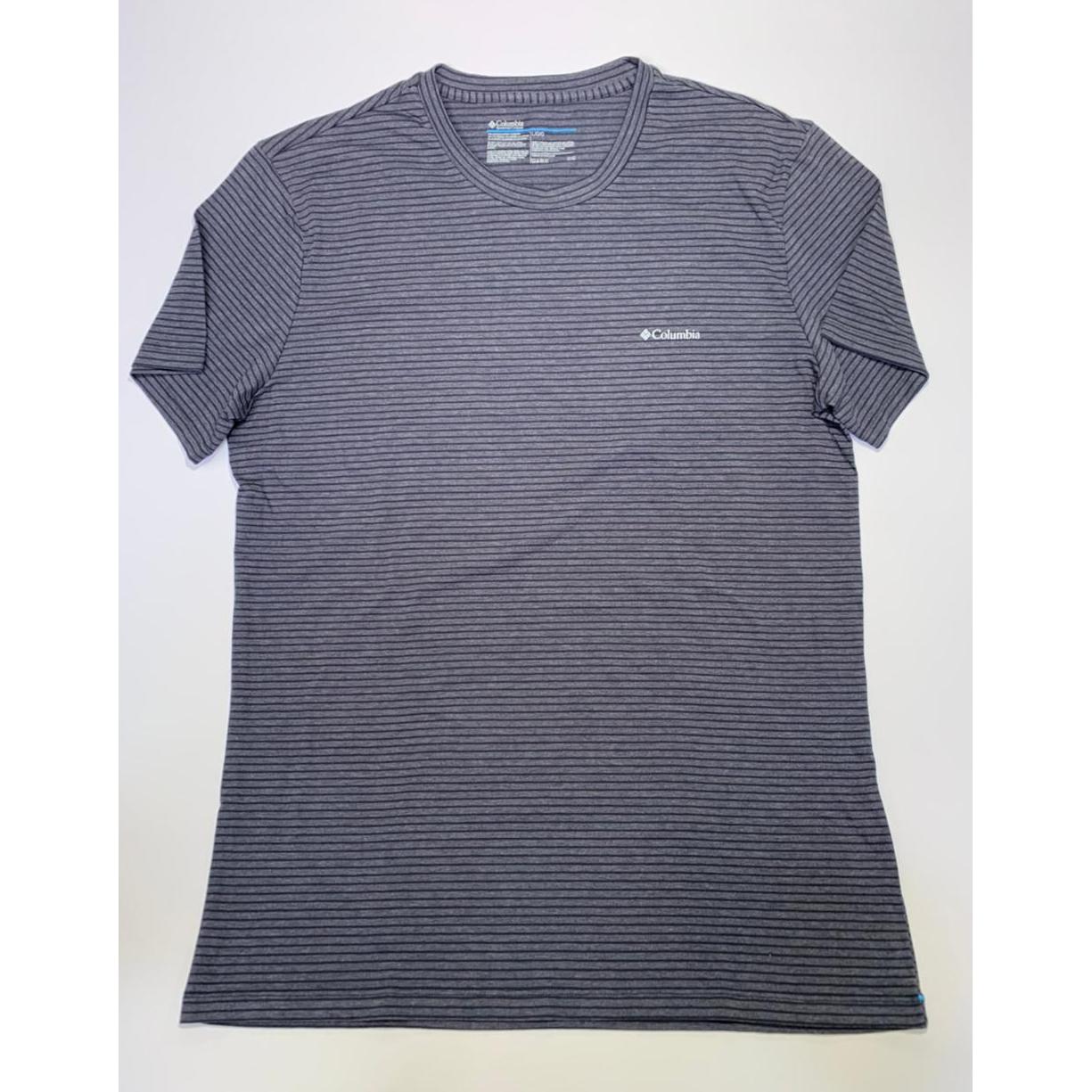 Camiseta lisa, marca Columbia.