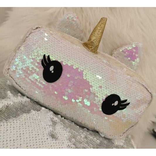 Cartuchera y/o cosmetiquera en forma de Unicornio 🦄, color blanco rosado con lentejuelas.