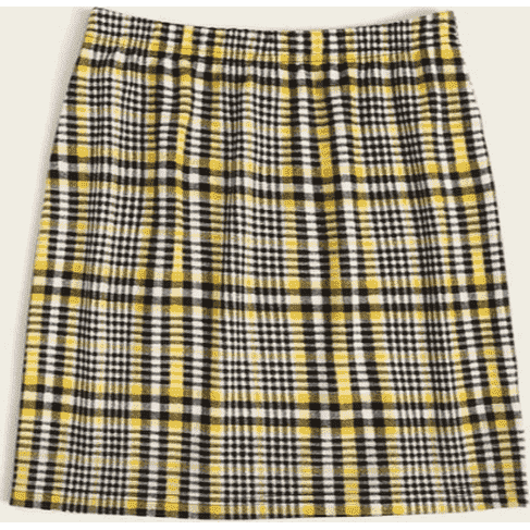 Falda de cuadros con abertura.