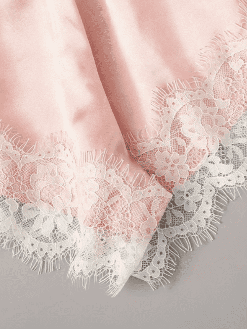 Pijama de 2 piezas: Top de tirante con encaje floral con shorts de satÃn.