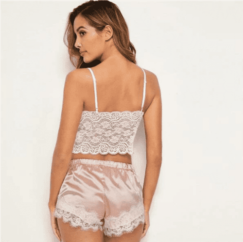 Pijama de 2 piezas: Top de tirante con encaje floral con shorts de satÃn.