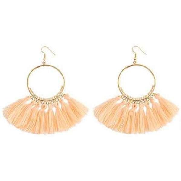 Aretes de hilo, estilo