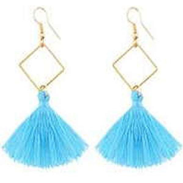 Aretes de hilo, estilo