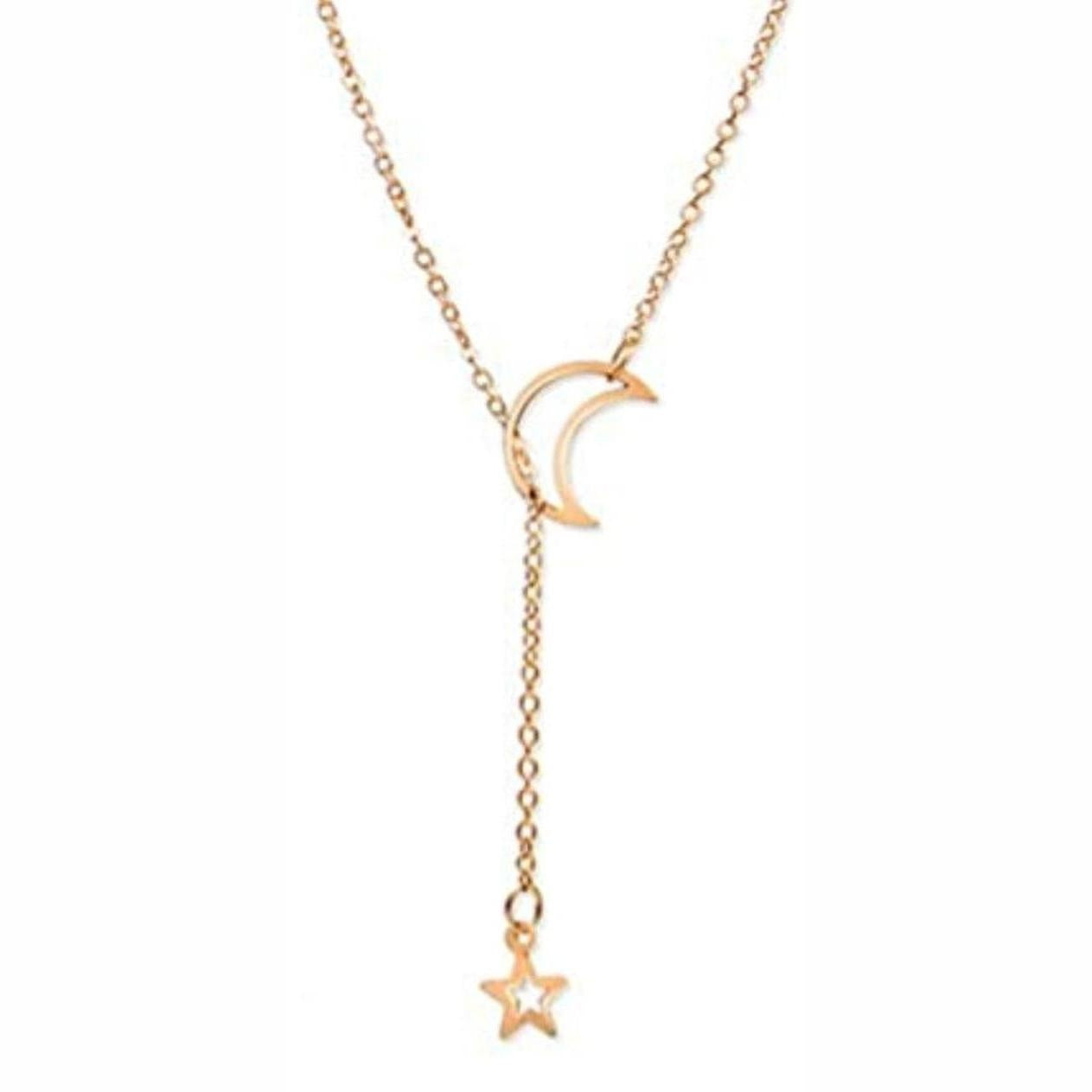 Collar dorado, estilo