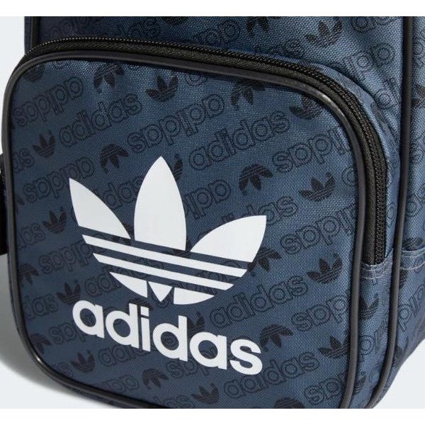 Lonchera Térmica Santiago, color: Gris oscuro con diseño Adidas.