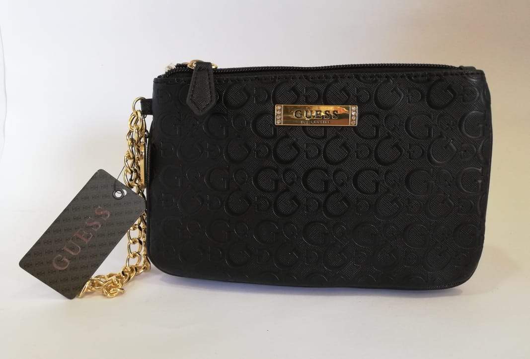 Cartera Guess doble, color negra con cadena dorada corta y un corazón negro - The Gift Shop Costa Rica