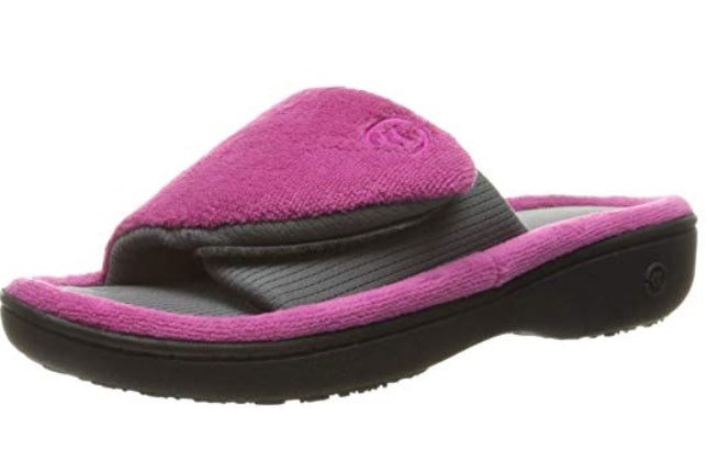 Pantuflas tela isotoner Signature, color: Gris con rosado, talla LG - The Gift Shop Costa Rica