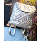 Bolso de espalda, con detalles sirena, color plateado