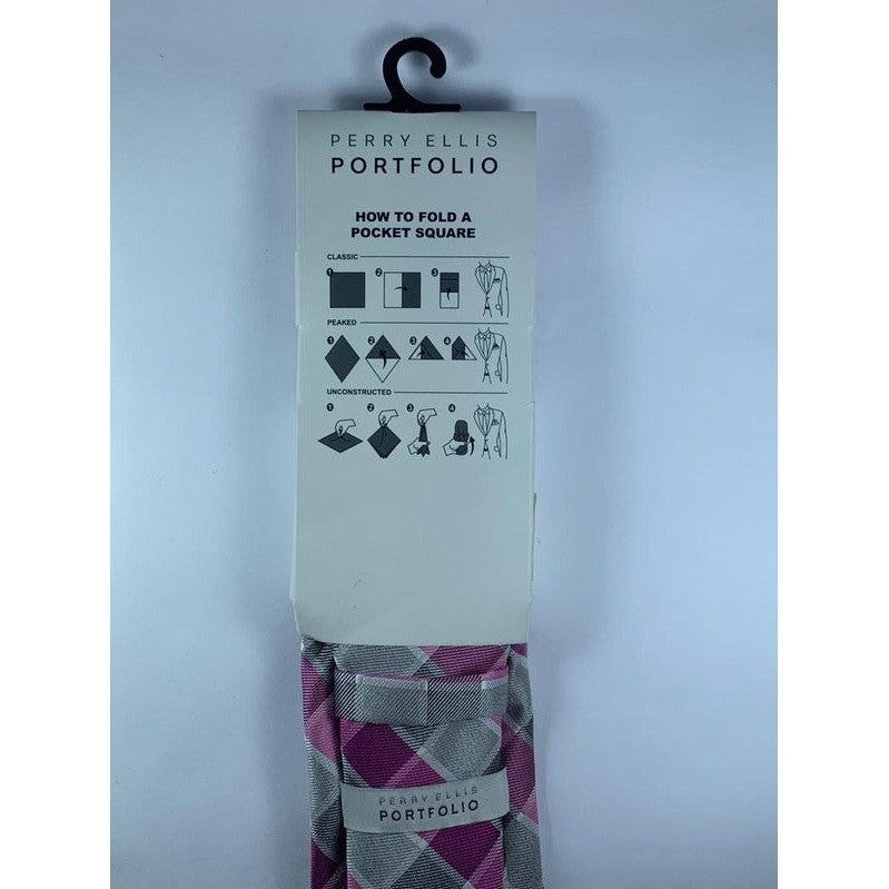 Corbata Perry Ellis Rombos Color: Gris con lila.