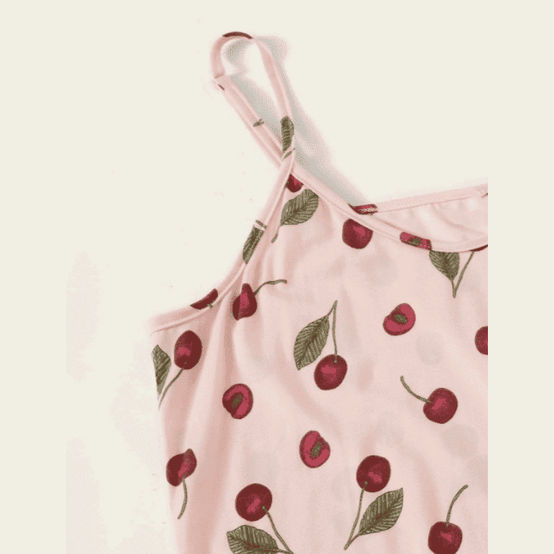 Pijama de piezas. Incluye antifaz para dormir